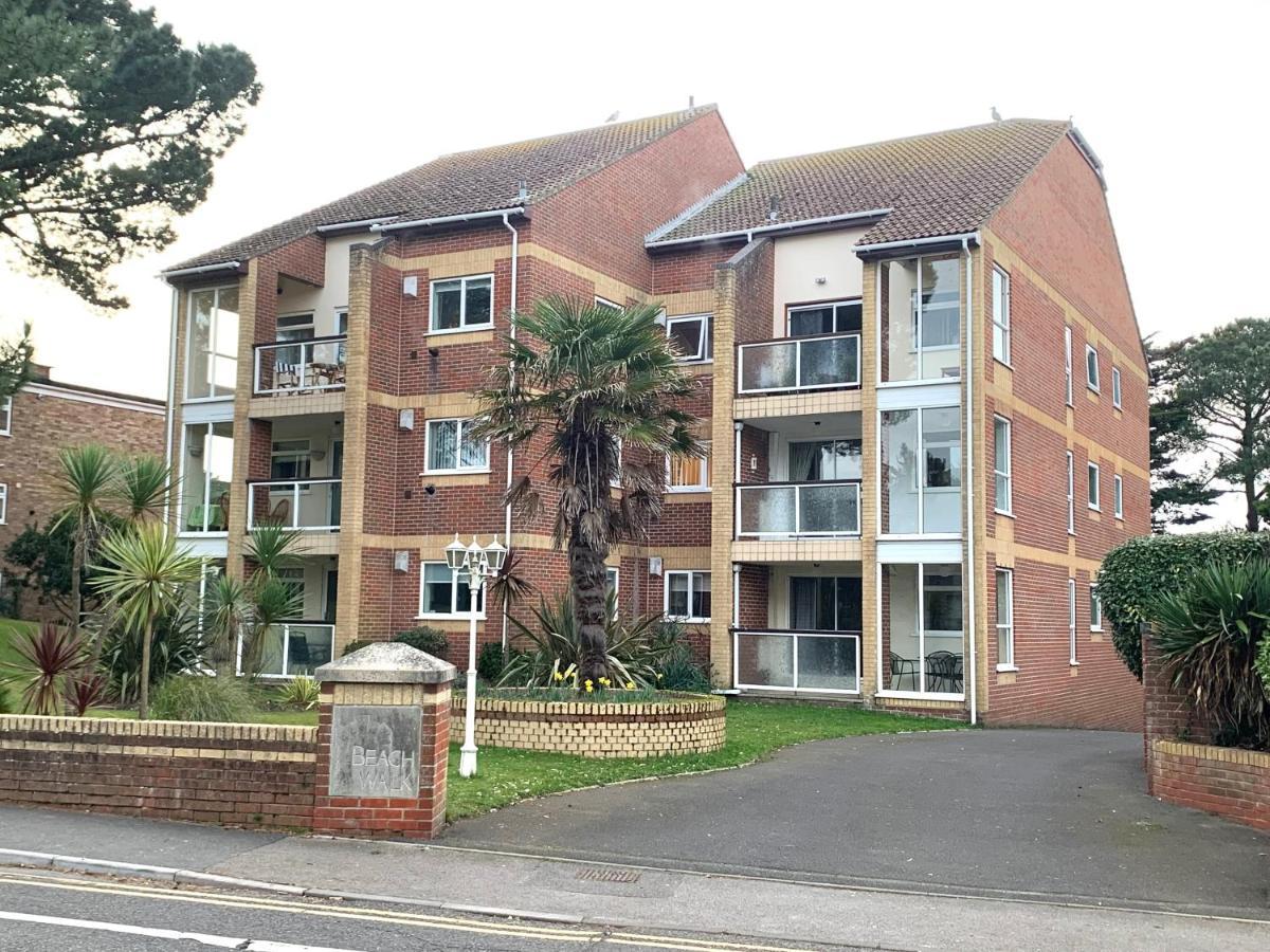 Top Floor Sandbanks Apartment With Free Parking Just Minutes From The Beach And Bars Canford Cliffs Exterior photo